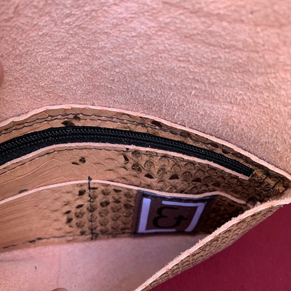 Purse & Wristlet Faux Snakeskin Croc Embossed Leather Line & Label Brooklyn NY - Picture 12 of 16